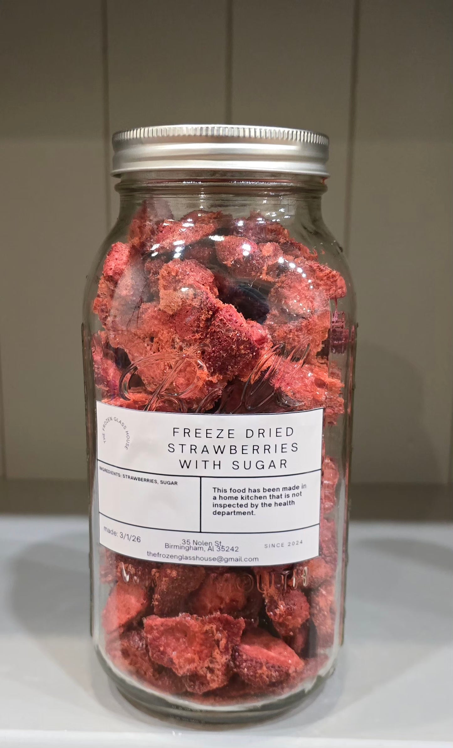Freeze Dried Strawberries With Sugar 64oz jar