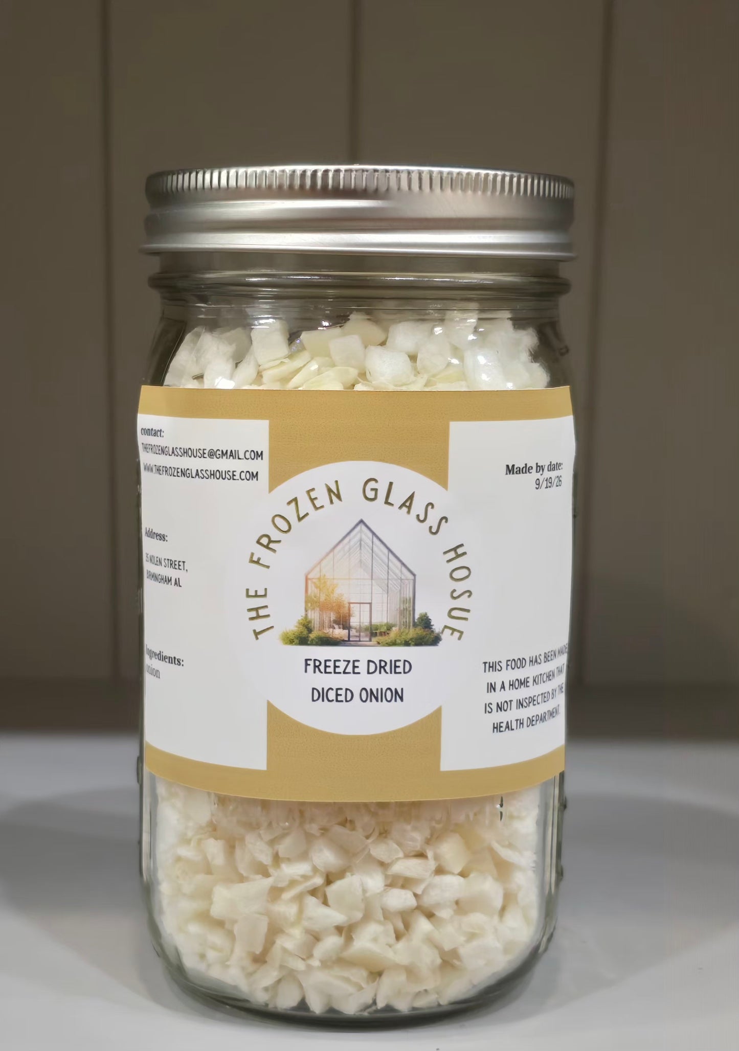 Freeze dried chopped onion in a 32oz jar