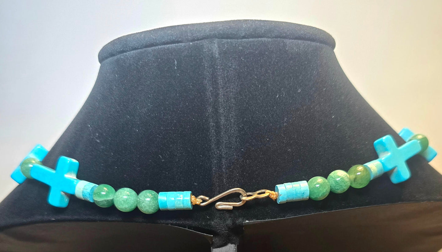 New Mexico short neckless with turquoise beads and crosses