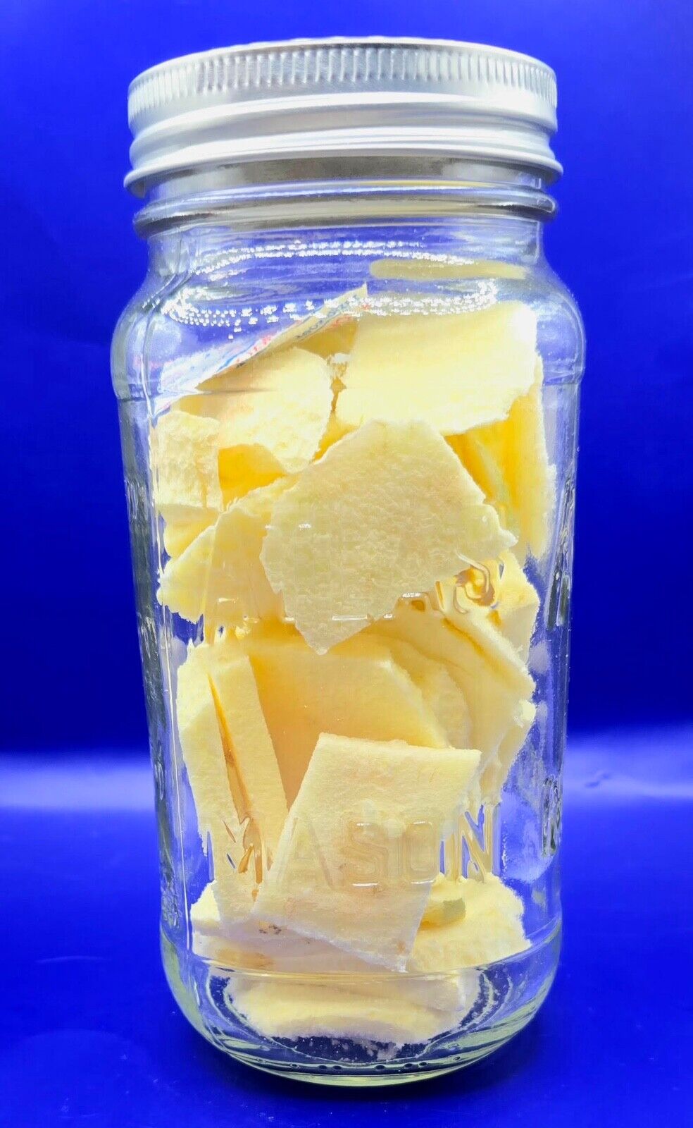 freeze dried ginger gold apple slices in a 16oz atlis mason jar