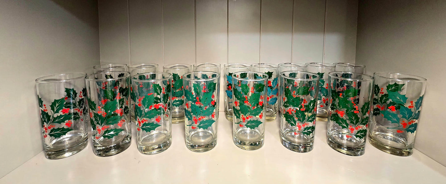 vintage Balett Collins co. christmas holly bery tumbler set of 15 glasses