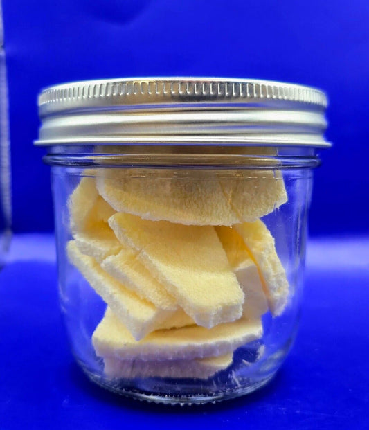 freeze dried ginger gold apple slices in a 8oz mason jar