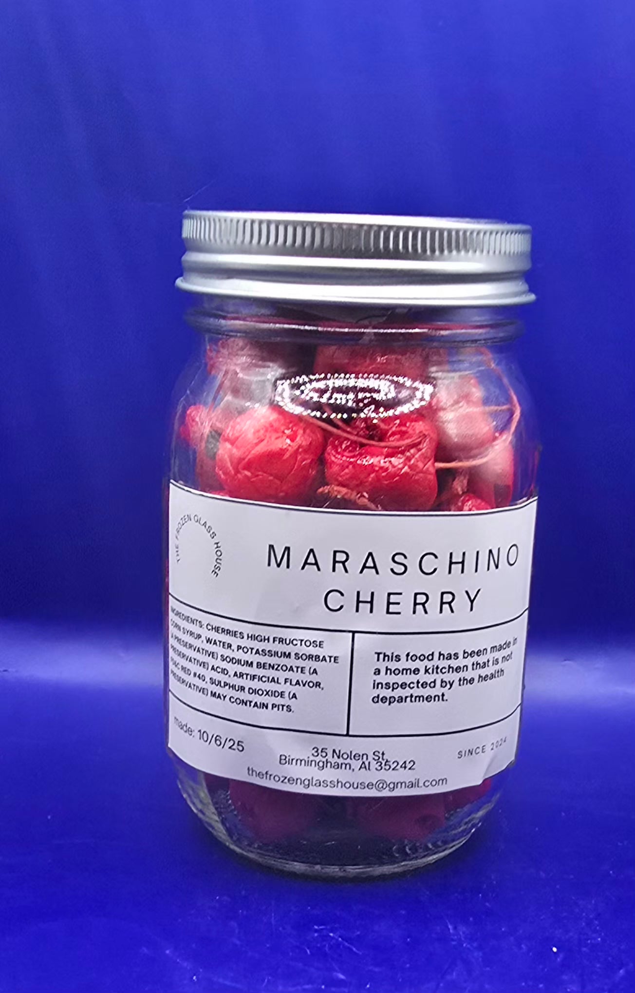 Freeze dried Maraschino Cherry with the stem 16oz jar