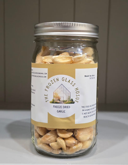 Freeze dried garlic in a 32oz jar