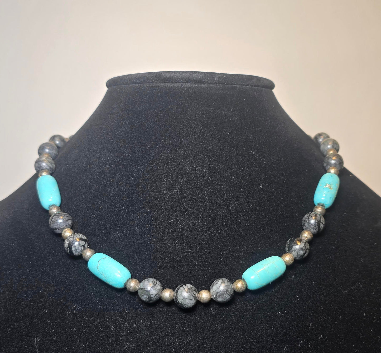 New Mexico short neckless with turquoise beads